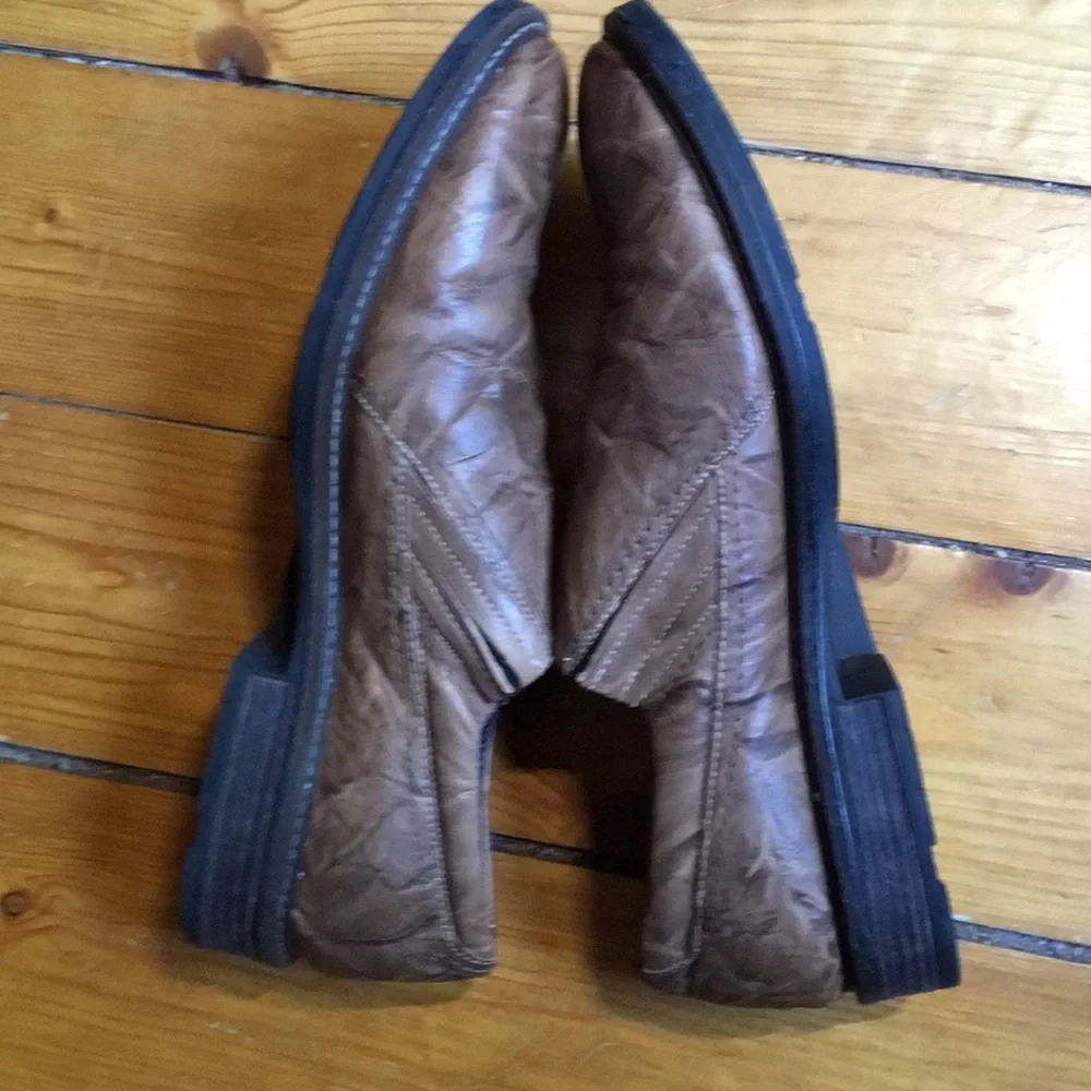 💥Naot marbled leather slip-on loafers💥